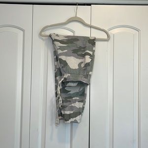 Used Aerie camo jogger